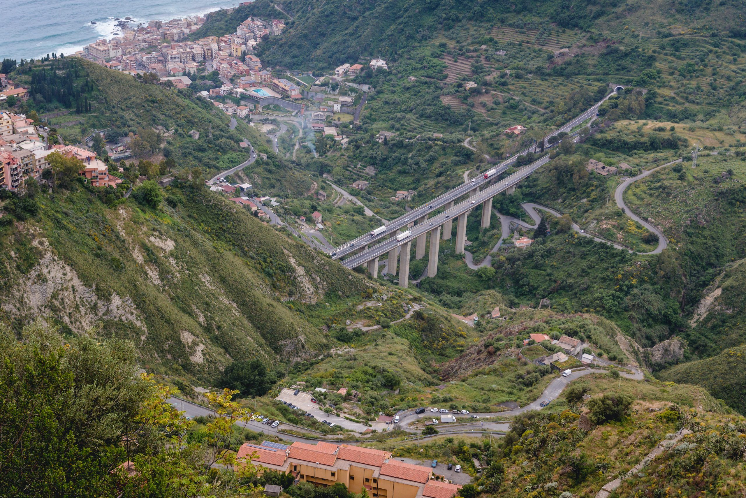 A18 chiusa per almeno 10 giorni per la caduta di un masso. Bulla: momento duro, bene l’istituzione della linea Catania-Salerno