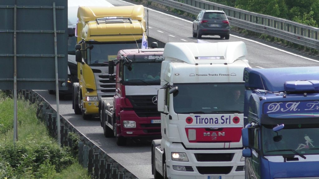 ASSOTIR TOSCANA plaude alla presa di distanza dei gruppi consigliari di maggioranza e opposizione della Regione in merito all’istituzione del pedaggio per i mezzi pesanti in FIPILI
