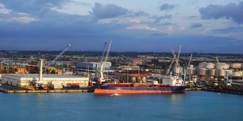 Civitavecchia: Assotir redige le linee guida per il corretto carico dei blocchi lapidei nel trasporto container