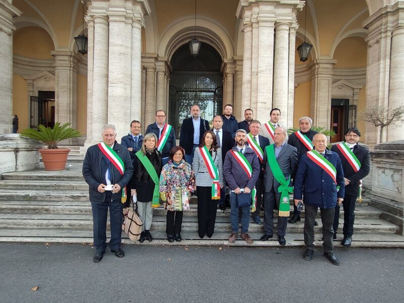 Caro pedaggi in A24-A25: i sindaci di Lazio e Abruzzo ed ASSOTIR in delegazione al MIMS per scongiurare gli aumenti previsti dal prossimo gennaio