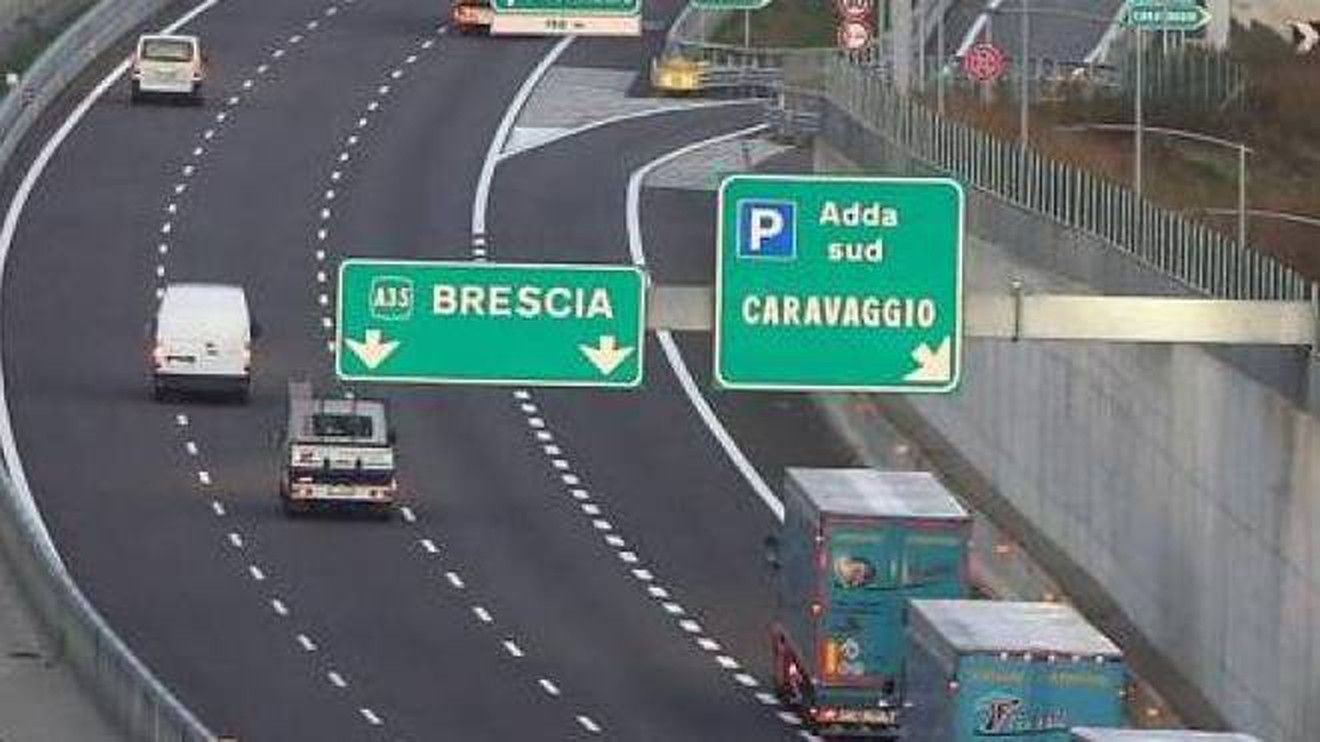 A7-A10-A12–A26: esenzione del pedaggio. In A35 e A58 solo per i Full Electric