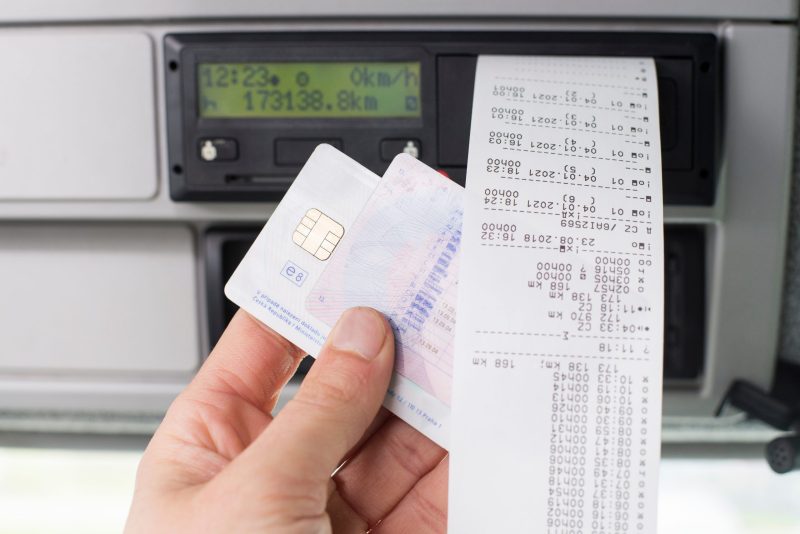 Tempi di guida e di riposo e tachigrafo: pubblicata in Gazzetta Ufficiale europea la Direttiva delegata che aggiorna le infrazioni