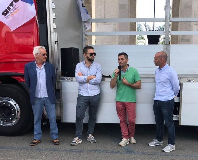 Latina, Assotir scende in piazza per parlare di sicurezza stradale e carenze infrastrutturali. Il presidente provinciale Enrico Milani: “dobbiamo far capire alla gente l’importanza dell’autotrasporto e non ricordarlo solo in occasione di fermi o incidenti