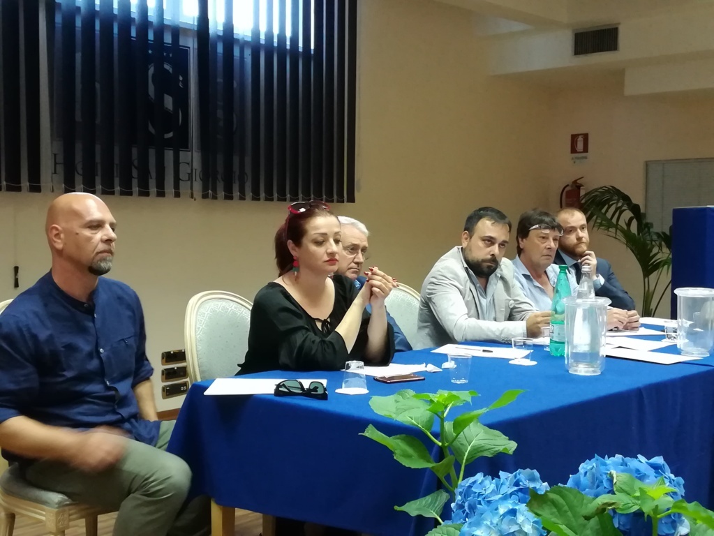 Civitavecchia, Assotir torna sulla battaglia delle Viacard. Loffarelli: ”Il rifinanziamento della legge 59/89 farebbe rifiatare le tasche degli autotrasportatori”. Donati: “Non può essere una spesa accessoria, dobbiamo salvaguardare le nostre imprese”