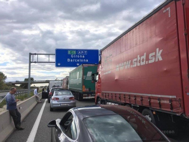 Un nuovo pedaggio alla frontiera franco-spagnola provoca la reazione dei trasportatori spagnoli ed il 1 fermo del 2018