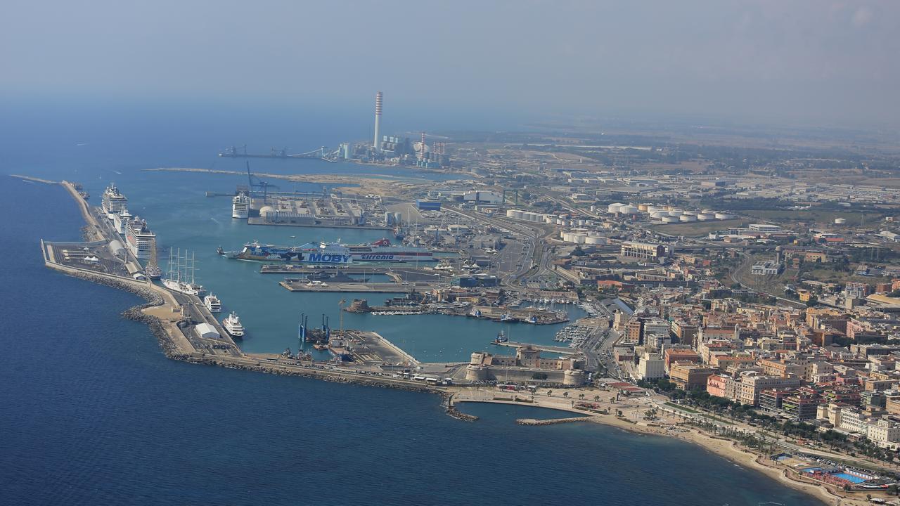 Porto di Civitavecchia, Loffarelli di Assotir denuncia: “Se l’AdSP non dovesse darci le risposte che cerchiamo riguardo alla nuova area dedicata agli operatori portuali, saremo pronti ad attuare uno nostra presa di posizione”