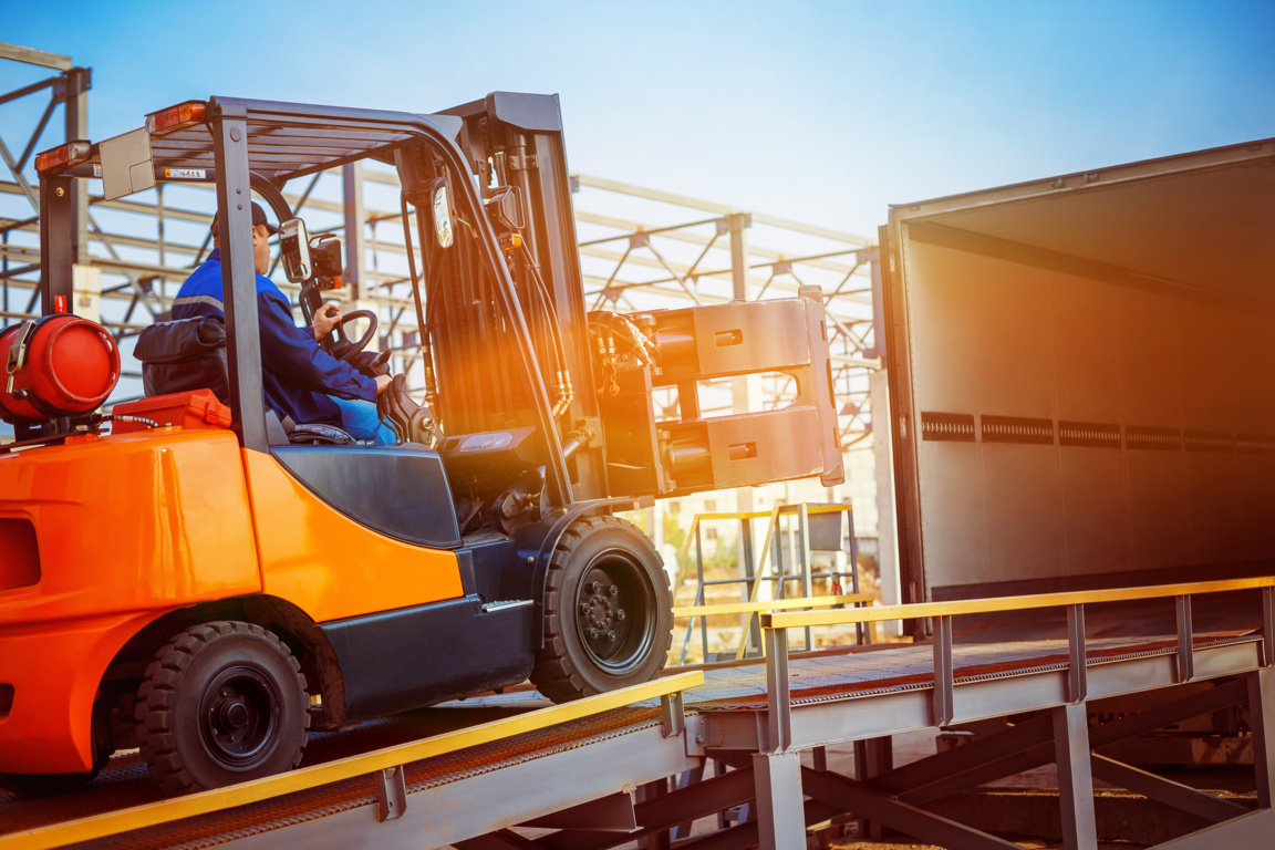 Movimentazione e stoccaggio delle merci: Consat propone ai propri soci consulenza tecnica per ottimizzare il rapporto efficienza/prezzo degli strumenti di lavoro