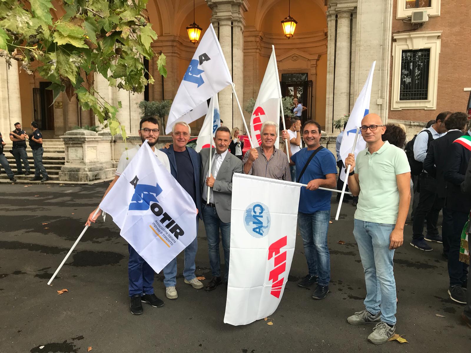 Caro Pedaggi A24-A25: dal 1°ottobre le tariffe tornano ai livelli del 2017. Donati:”Questa vicenda ci insegna che uniti si vince”