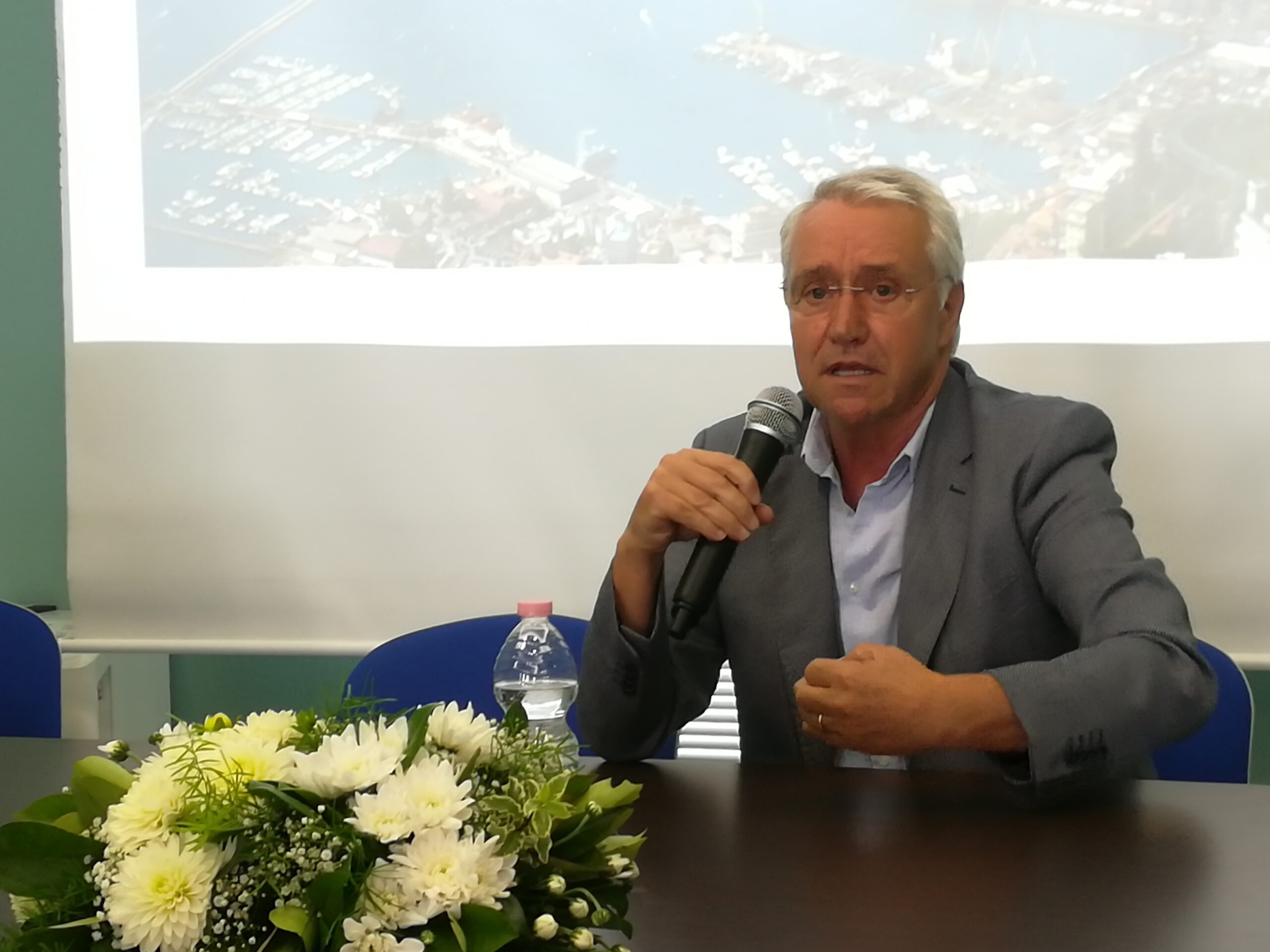 Fermo UNATRAS? Necessario per richiamare il governo alle proprie responsabilità