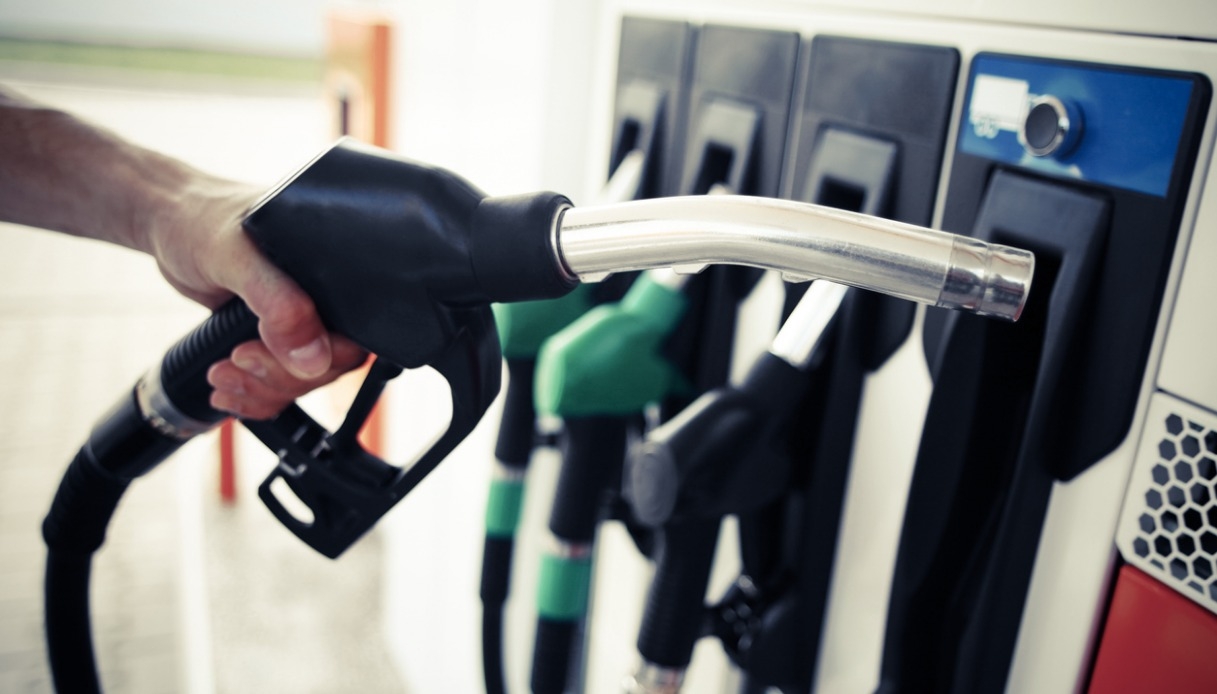 Nuove etichettatura dei carburanti, dal 12 ottobre prossimo entreranno in vigore i nuovi standard europei