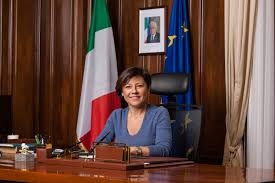 Paola De Micheli: il trasporto non si ferma. Il virus non si trasmette con il cibo o con le merci