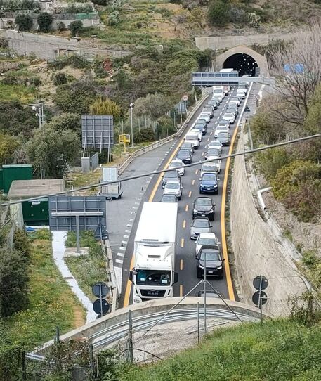 Autotrasporto: Assotir, Rivedere calendario divieti di transito tir in occasione di ponti e vacanze